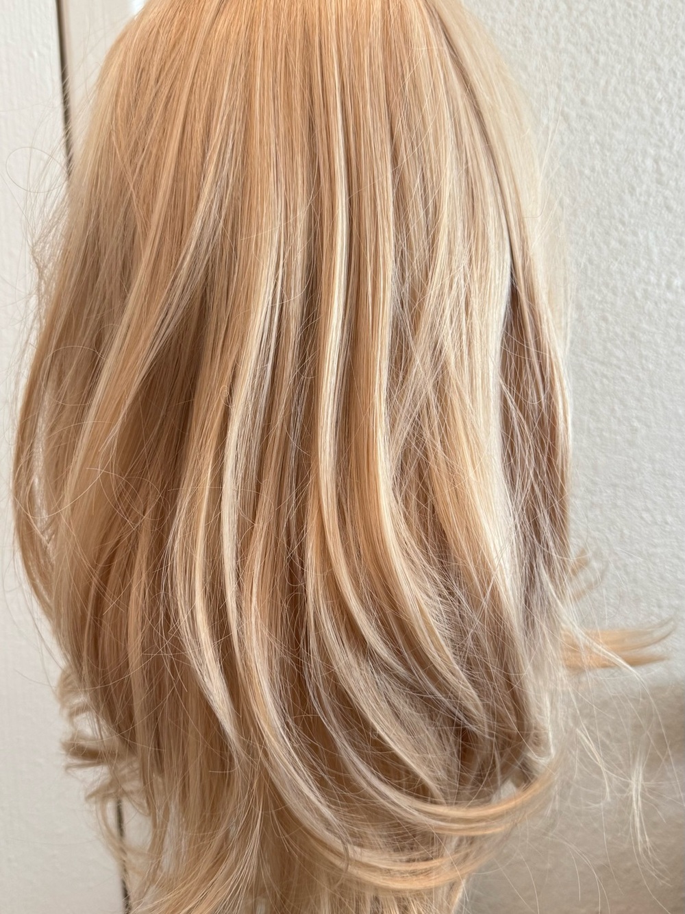 Amazon Essentials Light Blonde Layered Women's Wig